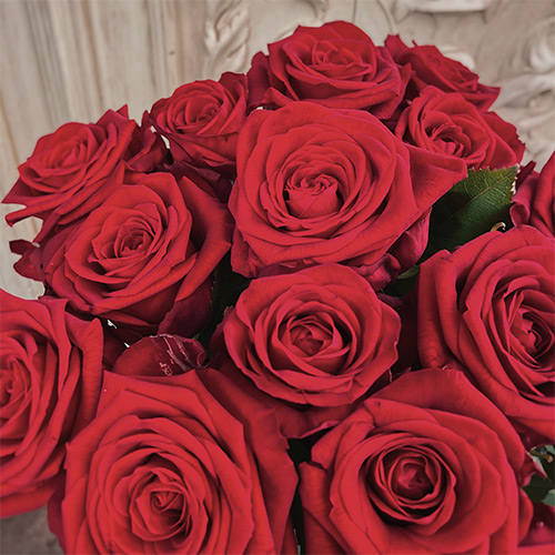 bouquet roses rouges freedom amour fleuriste lyon neuville sur saone idée cadeau