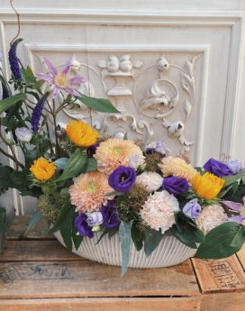 Composition Paulette composition florale fleurs violet et jaune fleuriste Lyon Neuville sur Saone