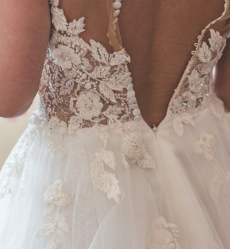 détail zoom de la robe de mariée