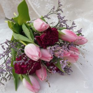 bouquet de tulipes roses livraison neuville sur saone fleuriste proche de lyon