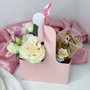 Offrez des fleurs et des cookies en même temps au paradis des fleurs