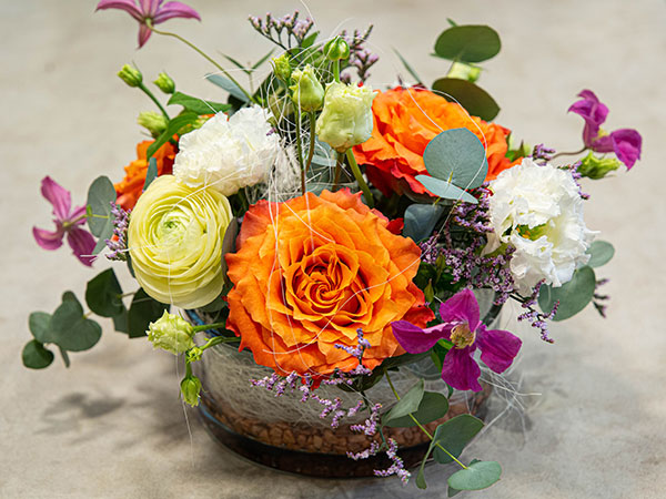 composition florale et cours d'art floral avec des bouquets sur lyon